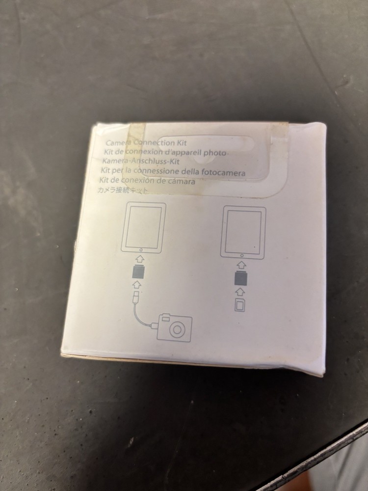 Apple iPad/iPod Camera Connection Kit - MC531ZM/A - USB & SD Card Reader New