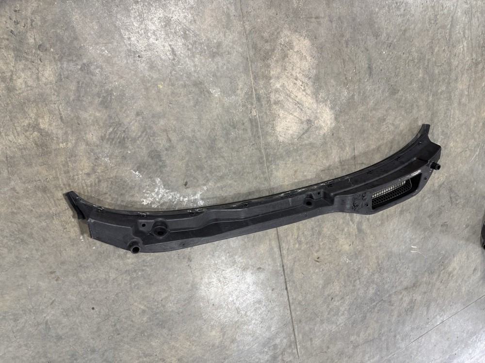 2018-2024 Freightliner CASCADIA -Windshield Rain Tray Polypropylene 18-68985-010