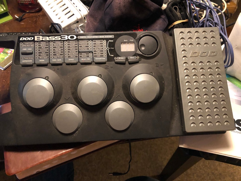 DOD BASS 30 Digital Multi Effects Bass System Pedal Unit