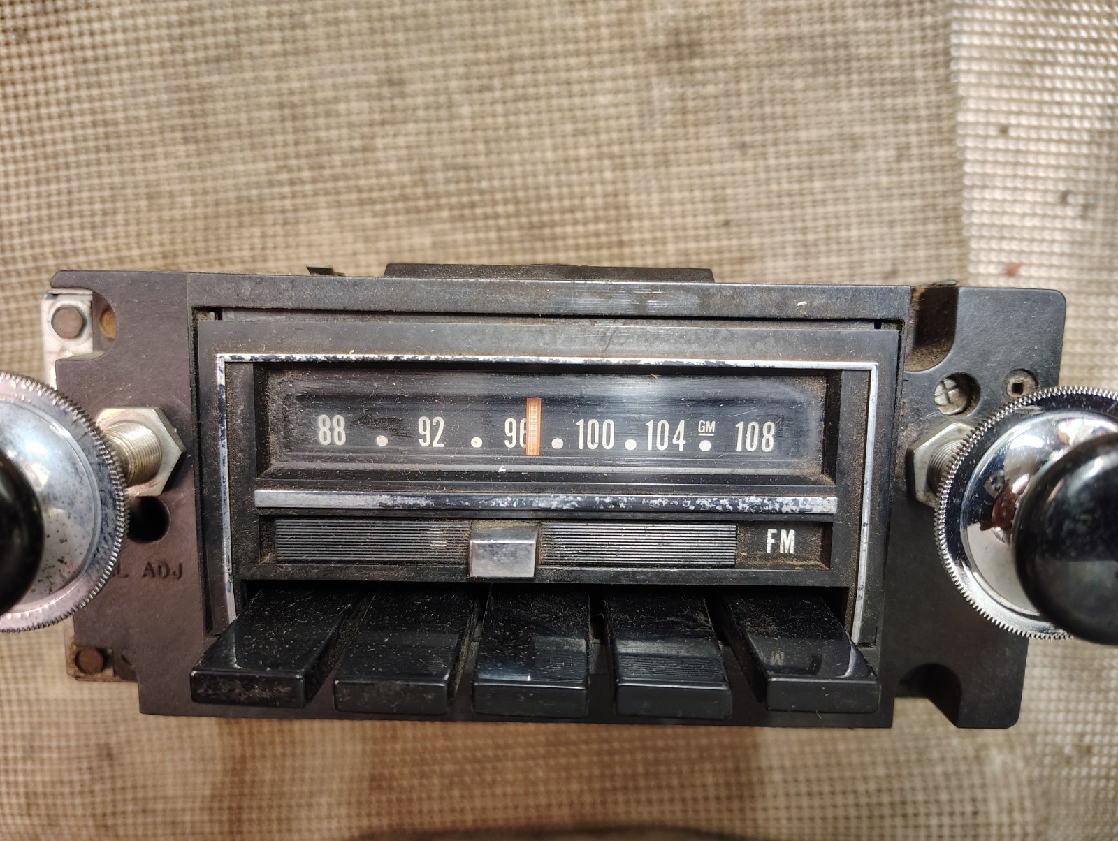 1971-73 Buick Riviera Wildcat Electra 225 LeSabre Factory AM FM Radio 34BFP2