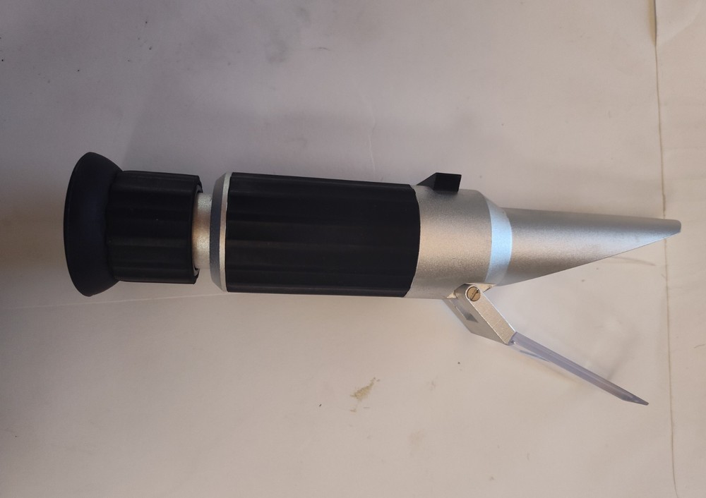 Westover Model RHB-32 Hand Held Brix Refractometer