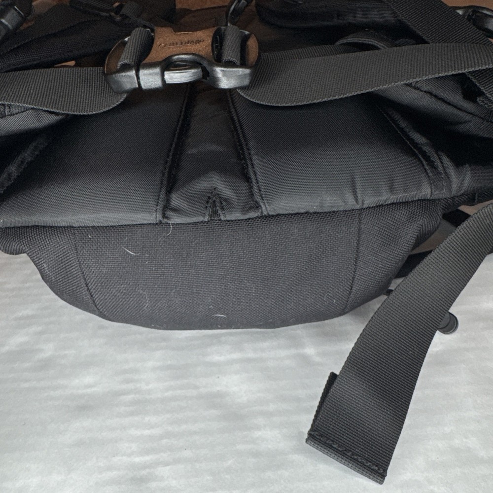 CamelBak Maximum Gear Black Tactical Hydration Pack 64oz Bladder MOLLE Backpack