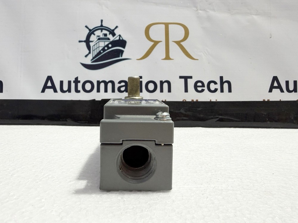 | NEW WITHOUT BOX | SQUARE D LIMIT SWITCH SER . A 9007C54B2