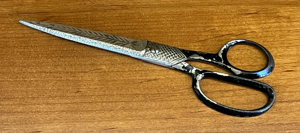 Vintage 8” Feathered Pattern Scissors Black Handles USA