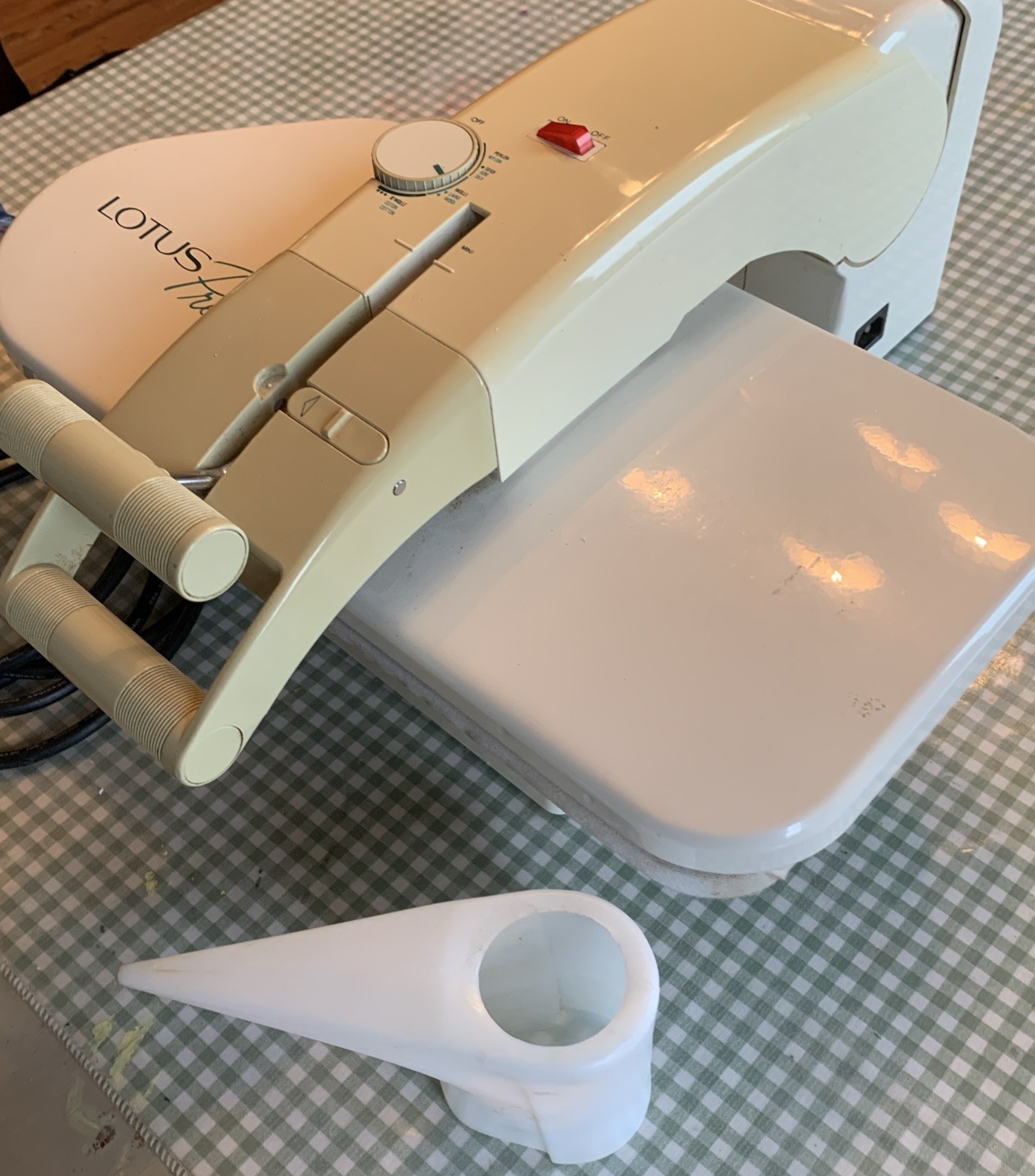 Lotus by Elna Ironing Industrial Electric Clothes Press