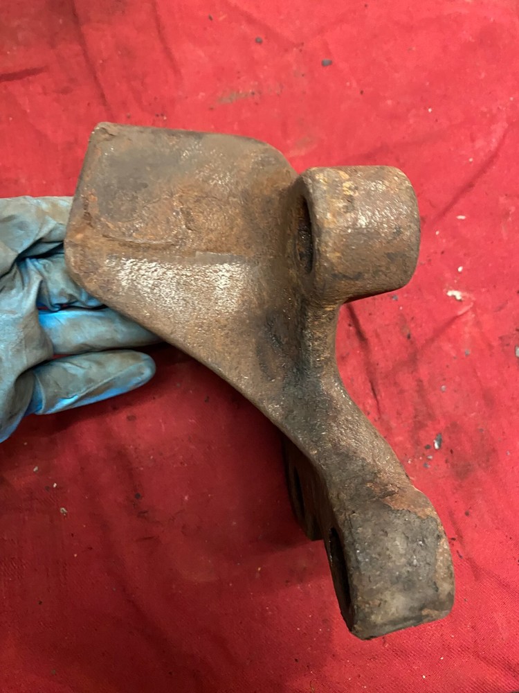 Caterpillar engine mount 01-22933-000 CAT