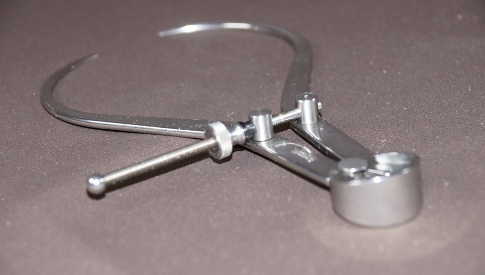 Starrett 179-6 Flat Leg Solid Nut Spring Joint Outside Caliper 6"