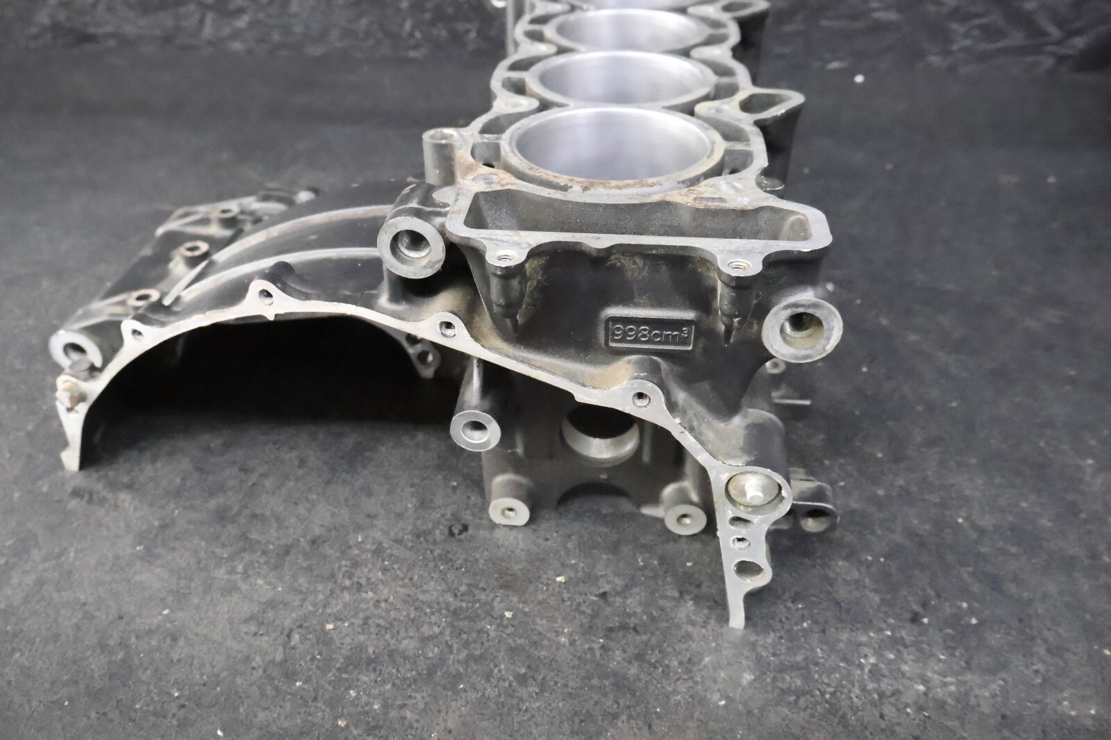 HONDA 2007 CBR1000RR CBR1000 ENGINE CYLINDER MOTOR BLOCK UPPER CRANKCASE