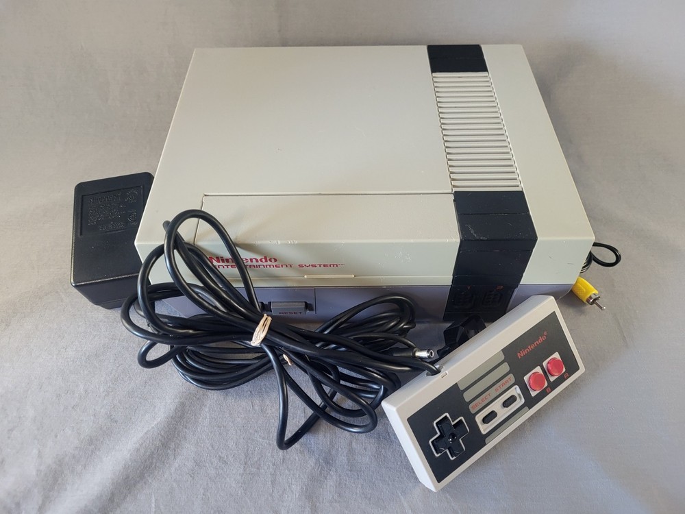 Nintendo NES Console - NES-001 - Cords & Controller - Tested - Pins Cleaned!