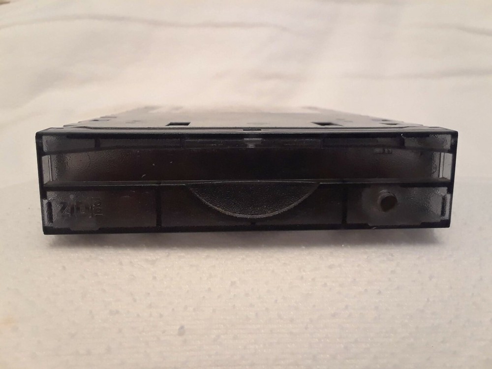 Iomega Z100ATAPI 100Mb Internal Zip Drive 100 MB ATAPI Translucent Grey Black