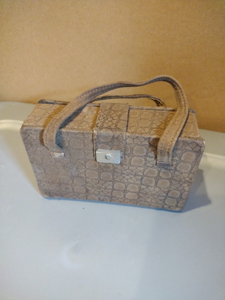 Antigue Taylors/Sewing Case