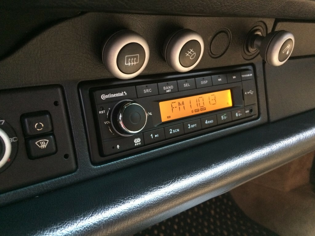 OpenBox VDO CONTINENTAL TR7412UB-OR PORSCHE MERCEDES 12v RADIO *ORANGE DISPLAY