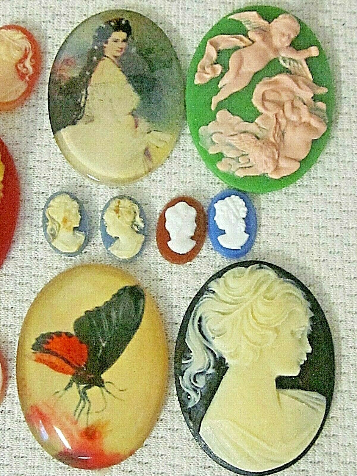 * SALE * VTG CAMEOS 3-D 40x30mm HUGE 16 LOT JEWELRY RESIN FINDINGS REPAIR CRAFTS