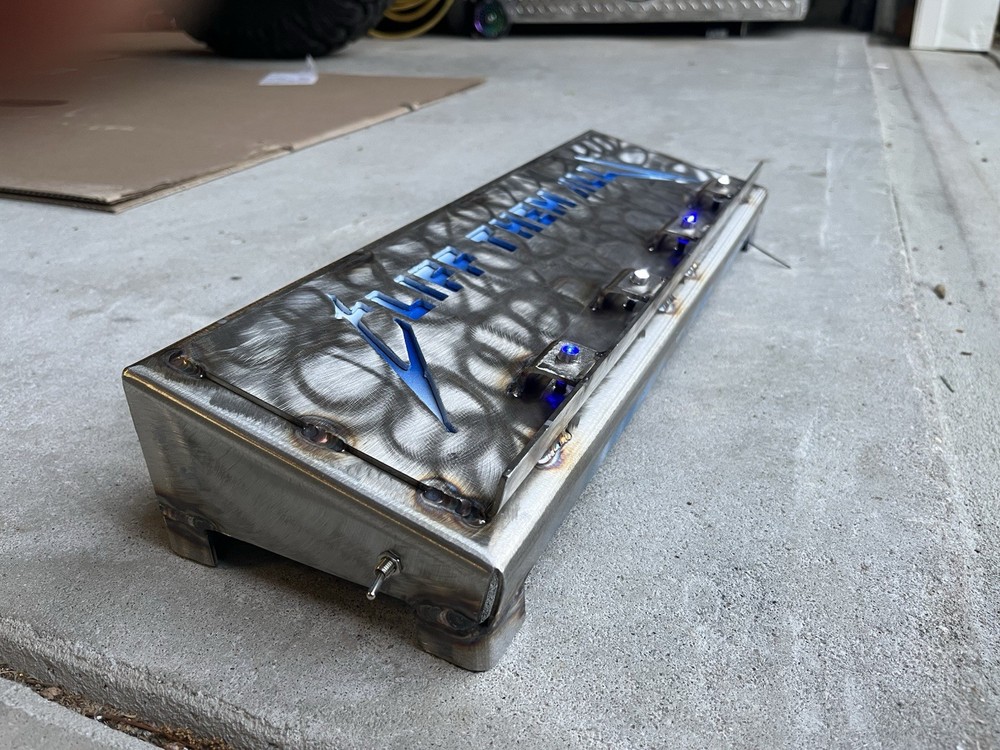 Custom Cliff Burton “ Cliff Them All ” Stompbox Pedal Board