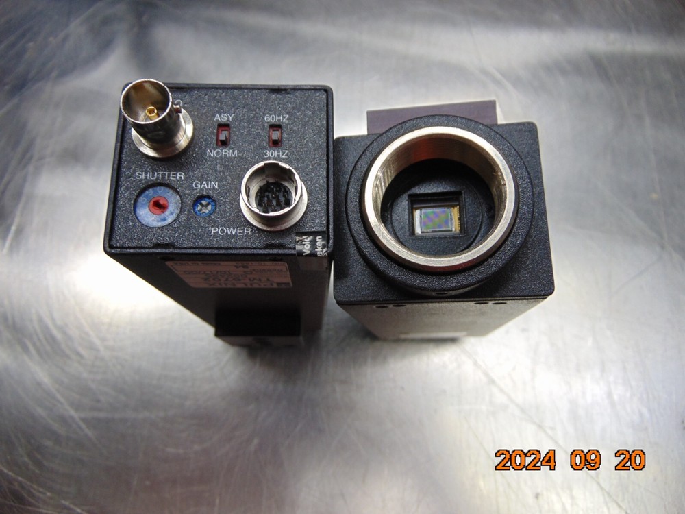 (1) PULNIX TM-6702 PROGRESSIVE SCAN FULL FRAME SHUTTER CAMERA