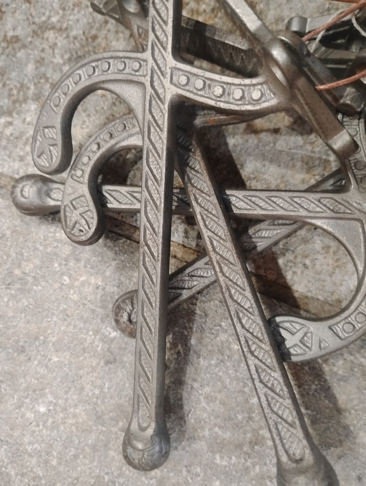 4 Antique Cast Iron Wall Hooks 6"
