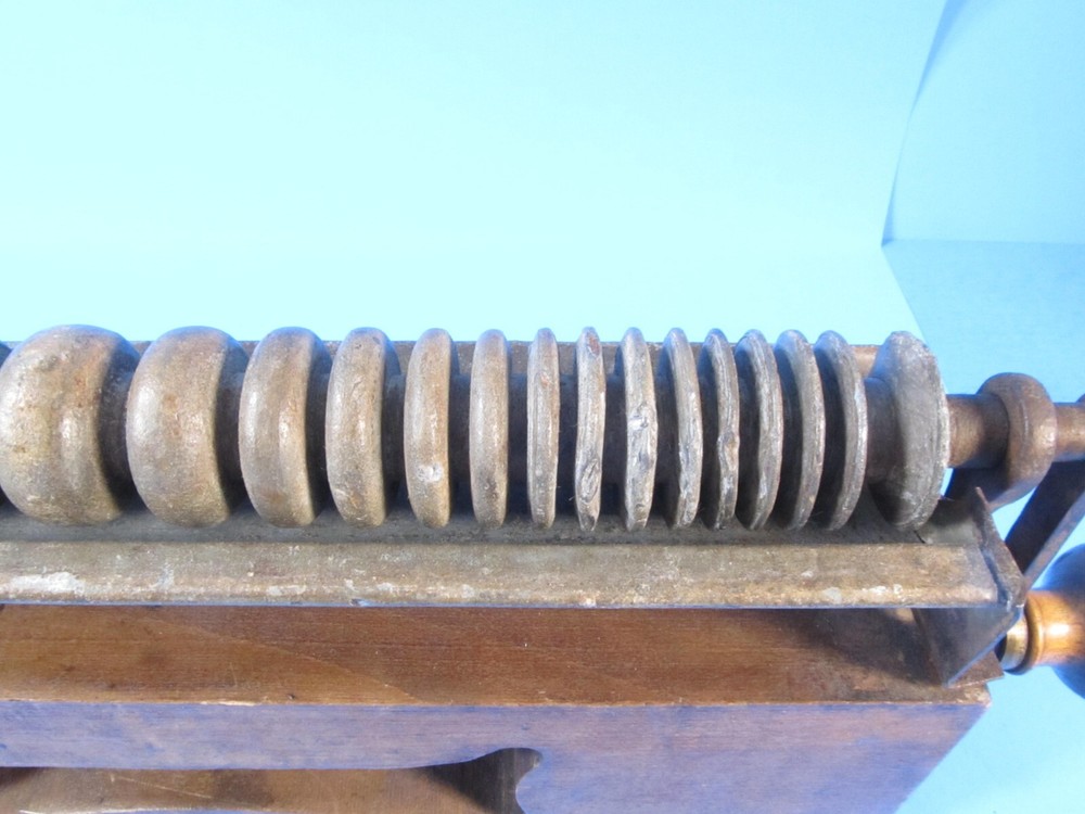 as-is uncommon hand cranked wet grinder for wood carving gouges tools 20 sizes