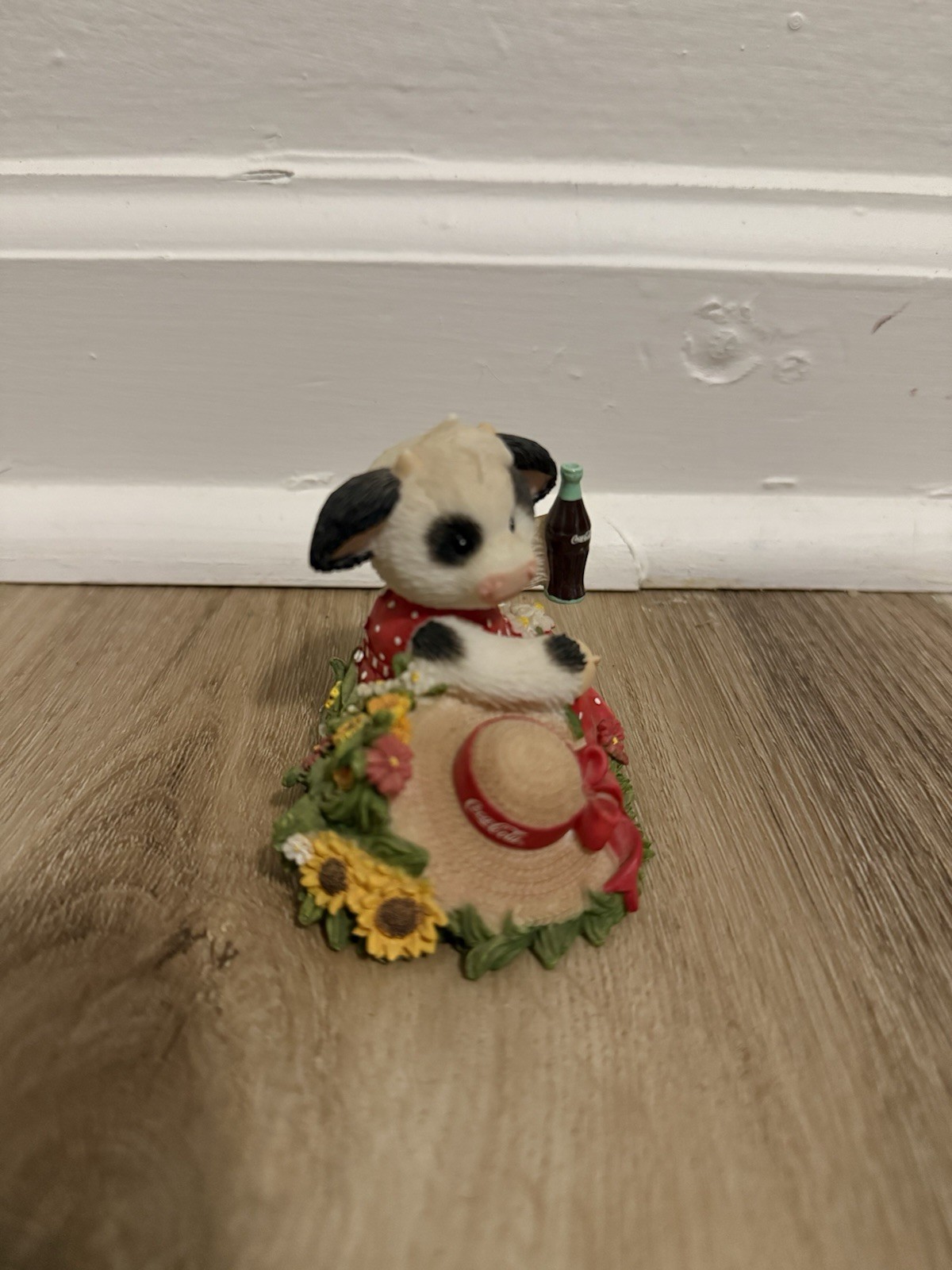 Mary's Moo Moos "I Culdn't Be Happier" Cow Figurine Coca-Cola