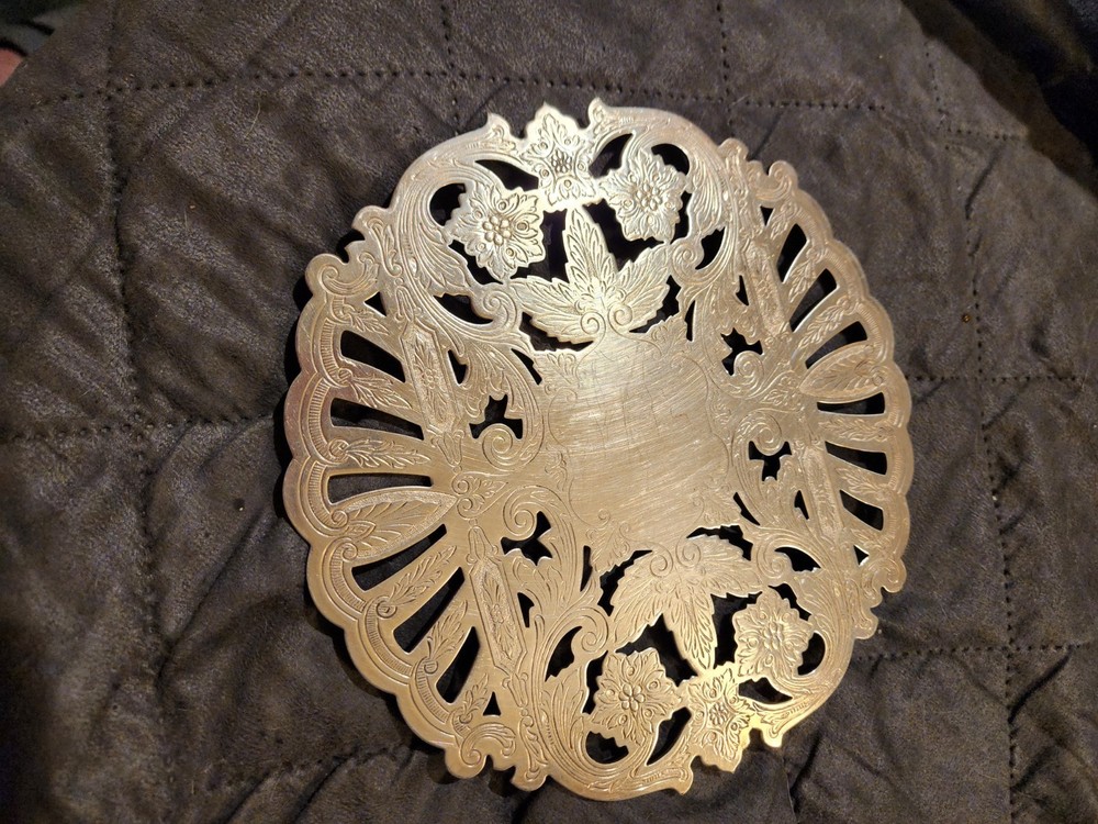Wallace 8 in. Round, Footed, Silver Plate Trivet