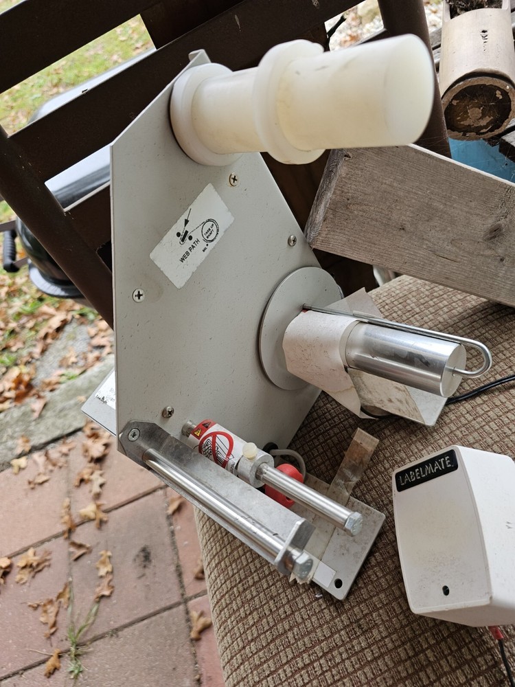 LABELMATE LD-100 Label Dispenser