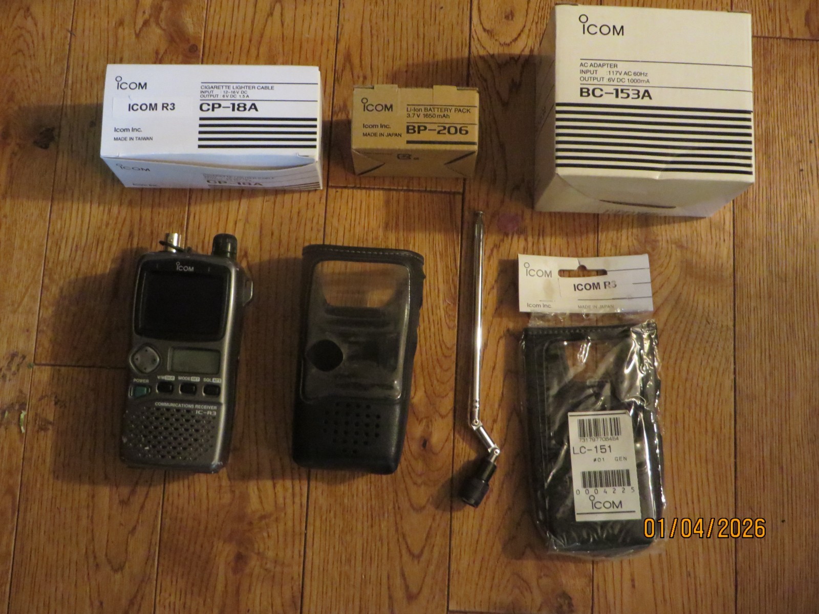 ICOM IC-R3 Handheld Wideband Communications Receiver .495 to 2450 MHz  ++++