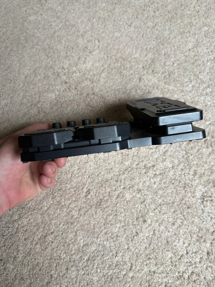 Zoom G1X FOUR Multi-effects Processor with Expression Pedal