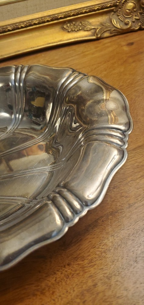 Vintage Silverplate Oval Vegetable Bowl International Neptune Pattern Shell Form