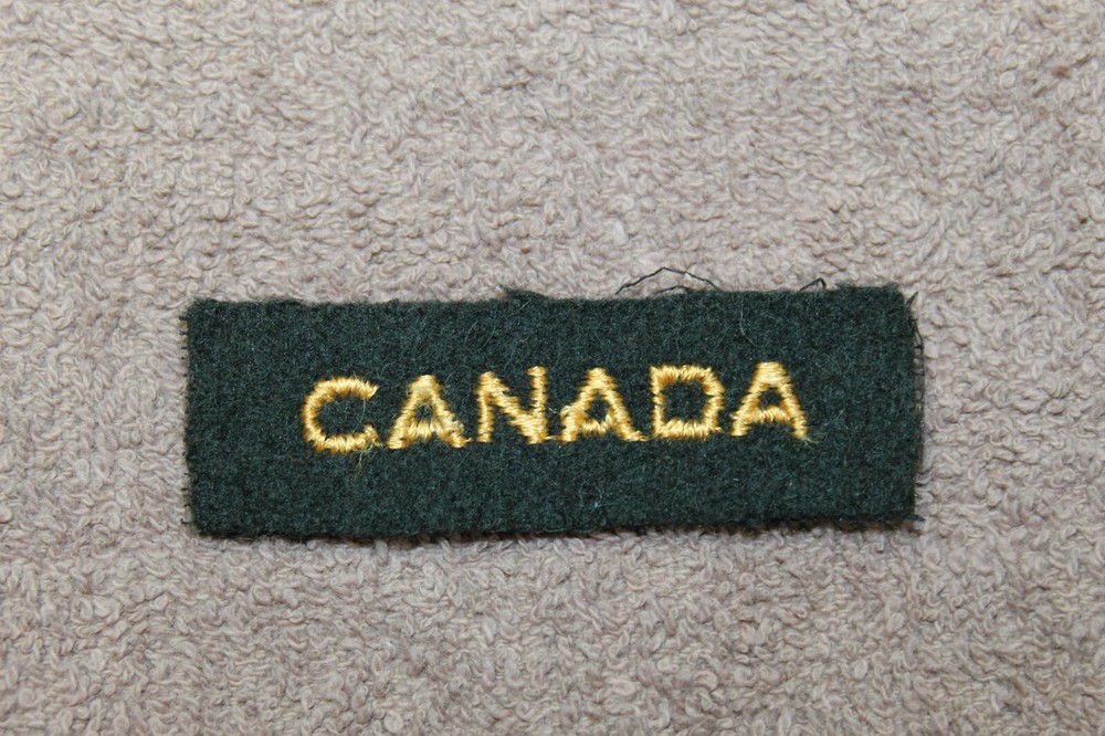 Original WW2 Canadian "Canada" Wool Uniform Shoulder Flash/Patch