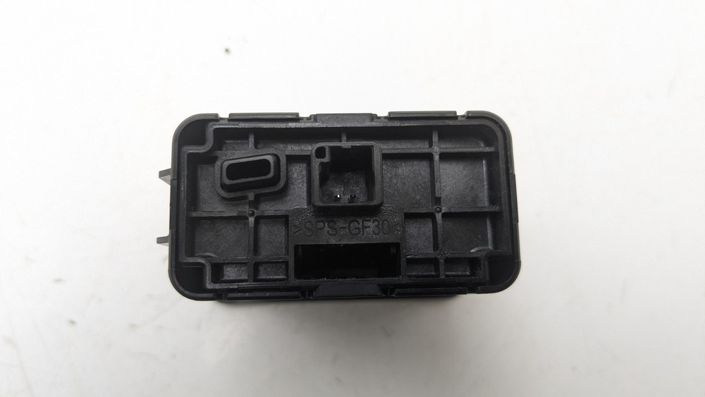 MITSUBISHI OUTLANDER MK3 IGNITION KEY READER 8637B421 2016