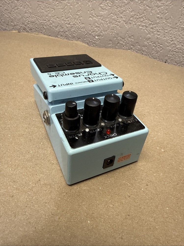 BOSS CE-5 Chorus Guitar Effect Pedal