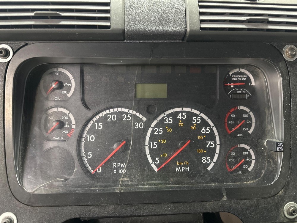 2011-2014 Freightliner CASCADIA Speedometer Instrument Cluster - Used