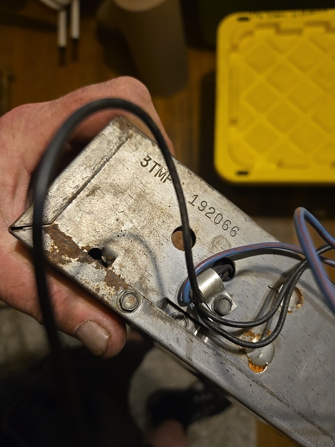 1963-64 Ford Galaxie Fairlane AM Radio XL500 FOMOCO 3TMF 192066 NICE! 12V