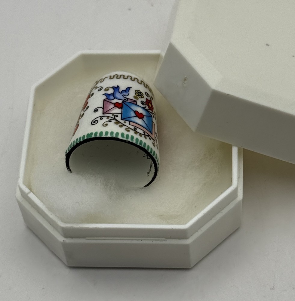 Arta Austria Beautiful Enamel Thimble