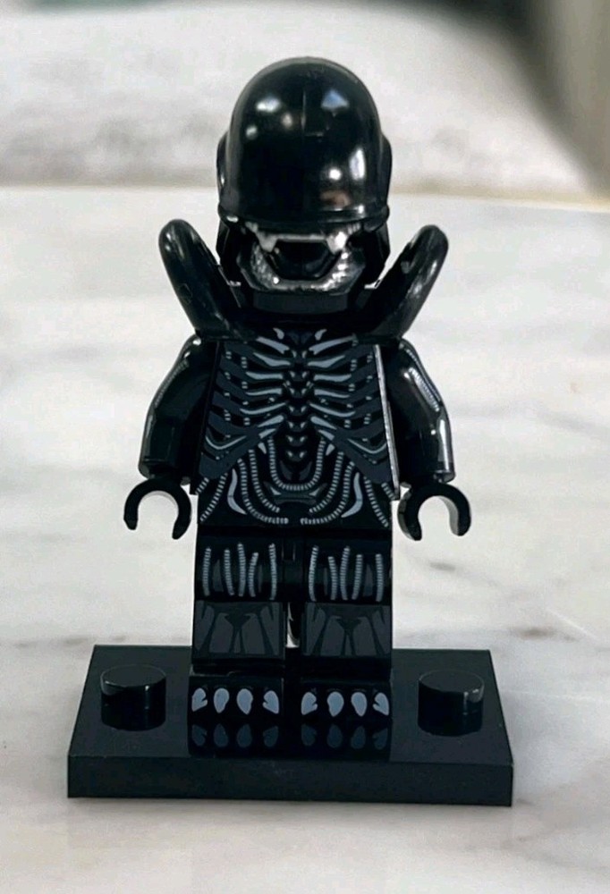 Alien Xenomorph Custom Pad Printed MINIFIG FIGURE sci-fi horror