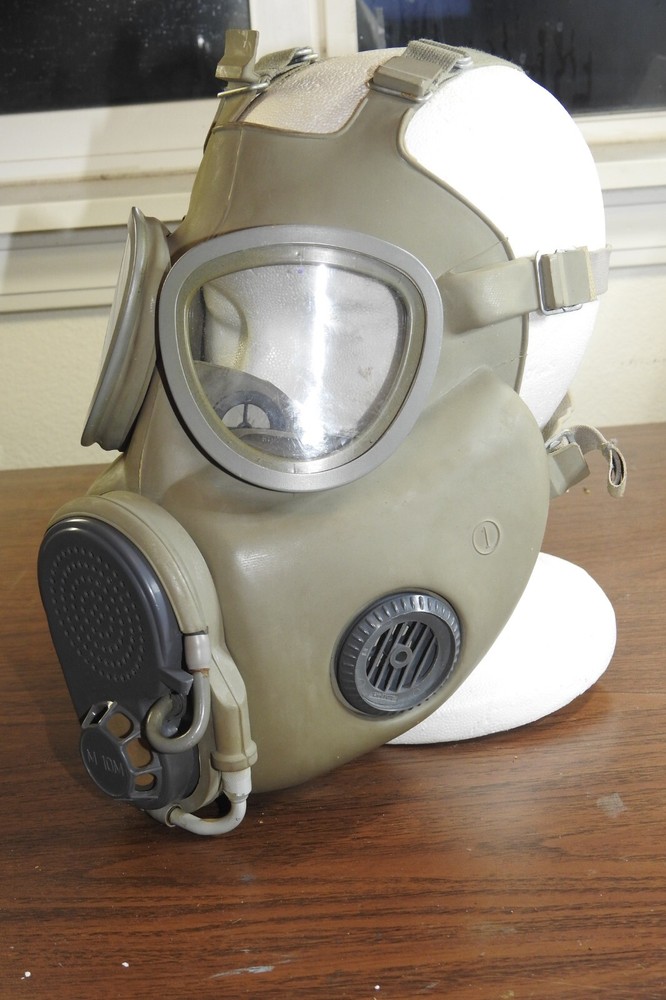 COMBLOC Issue M10-M Gas Mask Extra Filters Carry Case Excellent!