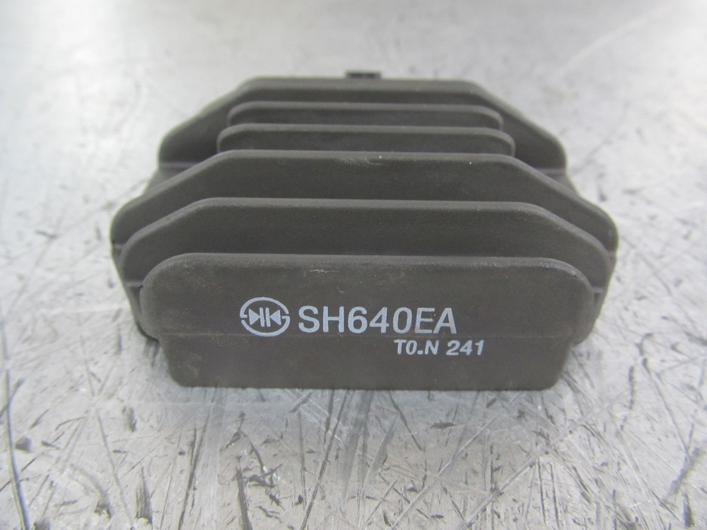 2012 YAMAHA YZF R125 RECTIFIER REGULATOR
