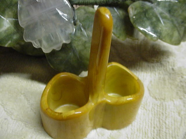 RARE Vintage SHINY BUTTERSCOTCH BAKELITE Salt/Pepper S&P HOLDER w/Shakers EXC.