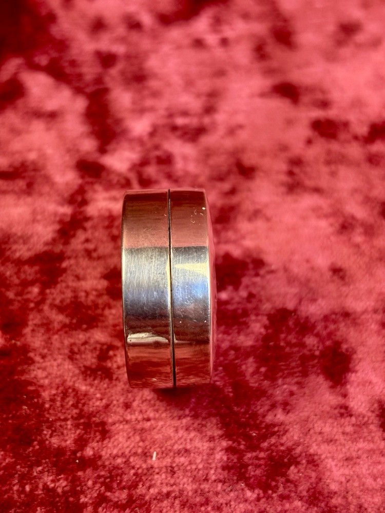 A Lovely Solid Silver Hallmarked Pill Box. Detachable Lid. 1925. Gilt Interior.