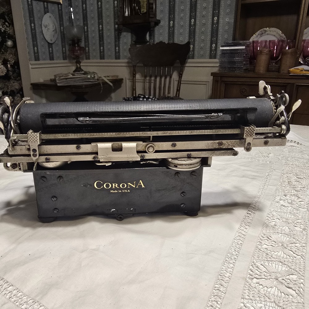 Corona 3 Antique Folding Typewriter With Case