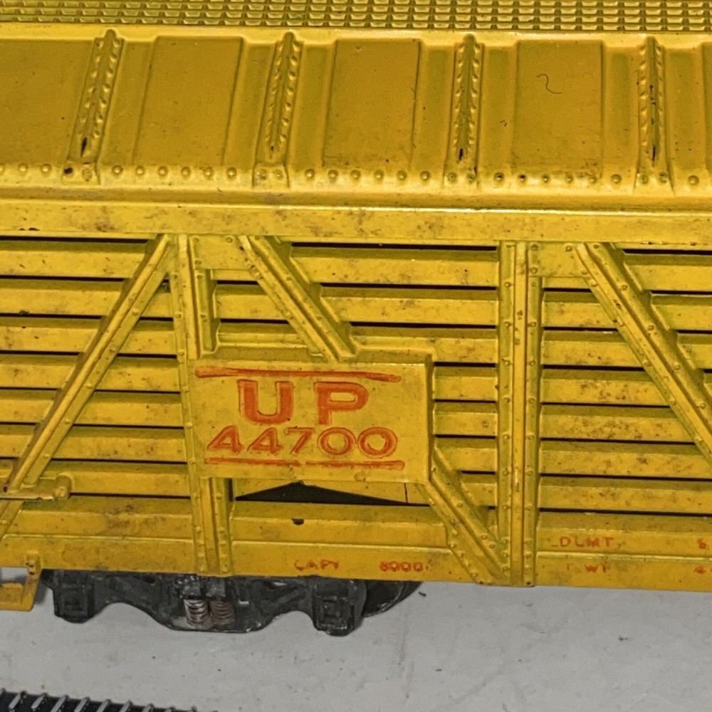 UP Cattle Car Varney #44700 Missing Sliding Door