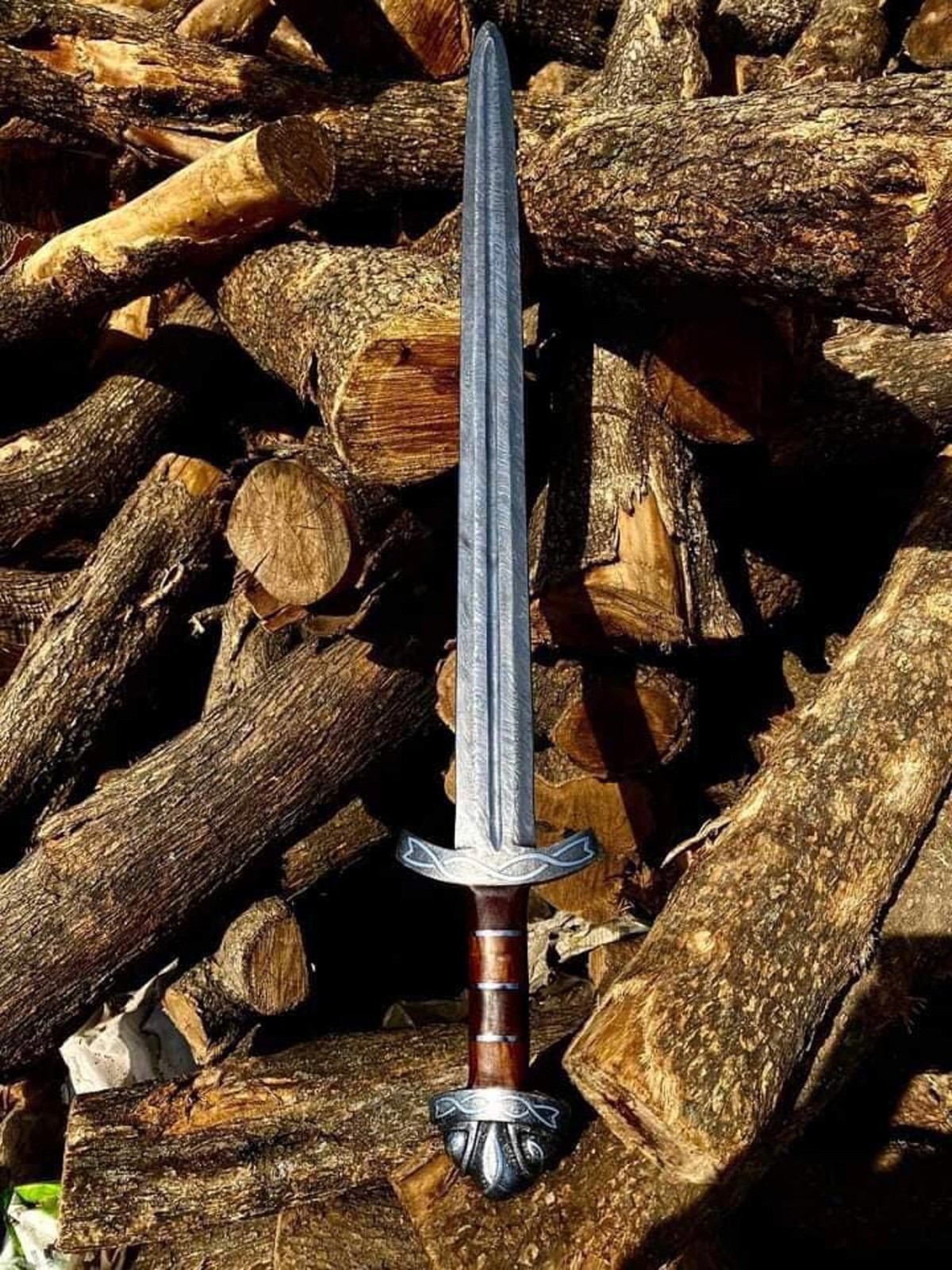Handmade Forged Damascus Steel Viking Sword Sharp Blade Battle Ready + Scabbard