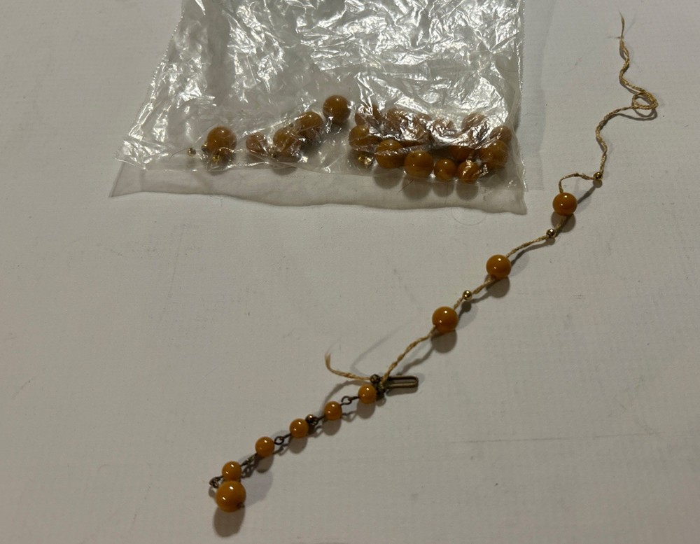 Vintage Bakelite Beads Butterscotch 28 Total