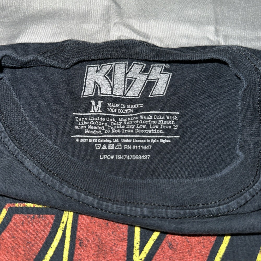 Vintage Style Kiss T-Shirt World Tour 1977 Black Adult Sz Med Rock Music