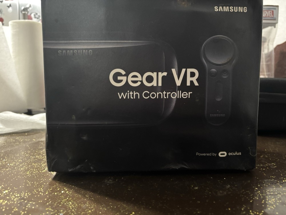 Samsung Gear VR with Controller Black Plastic Smartphone VR Headset