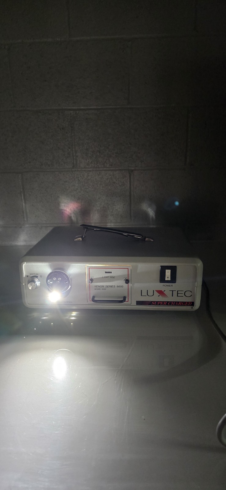 Luxtec 9300 Xenon Series 9000 Light Source