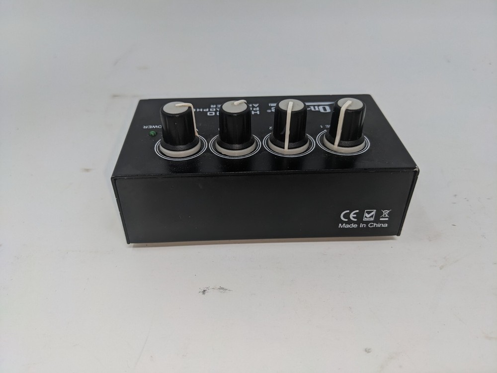 On-Stage HA4000 4-Channel Pro Headphone Amplifier (96)