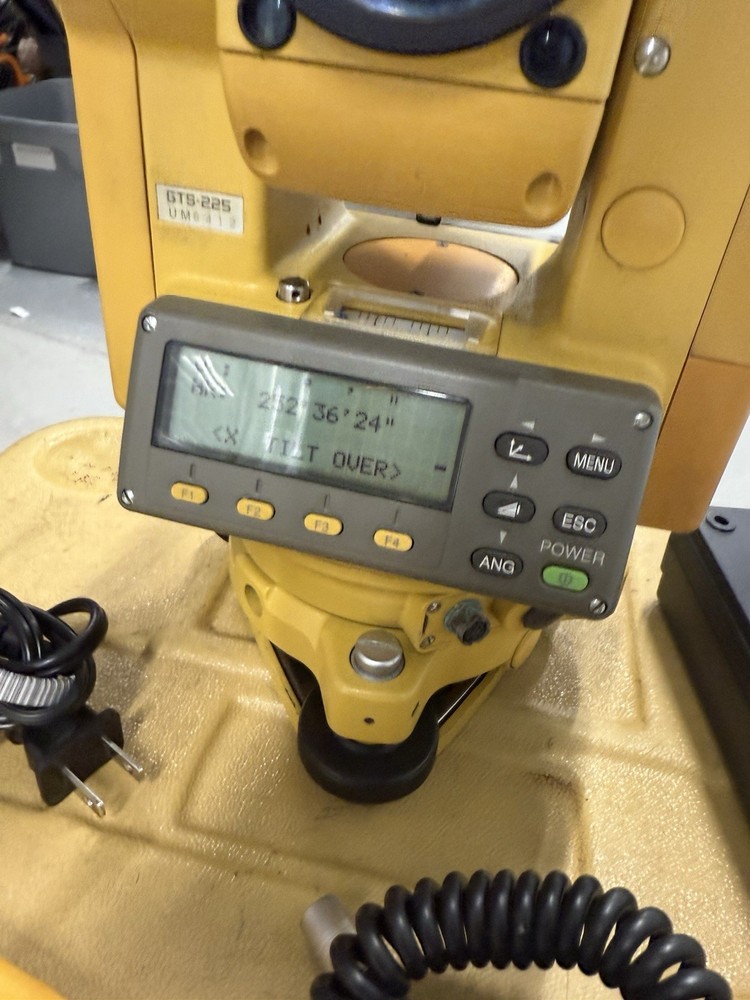 TOPCON GTS-225 Total Station – Excellent Condition