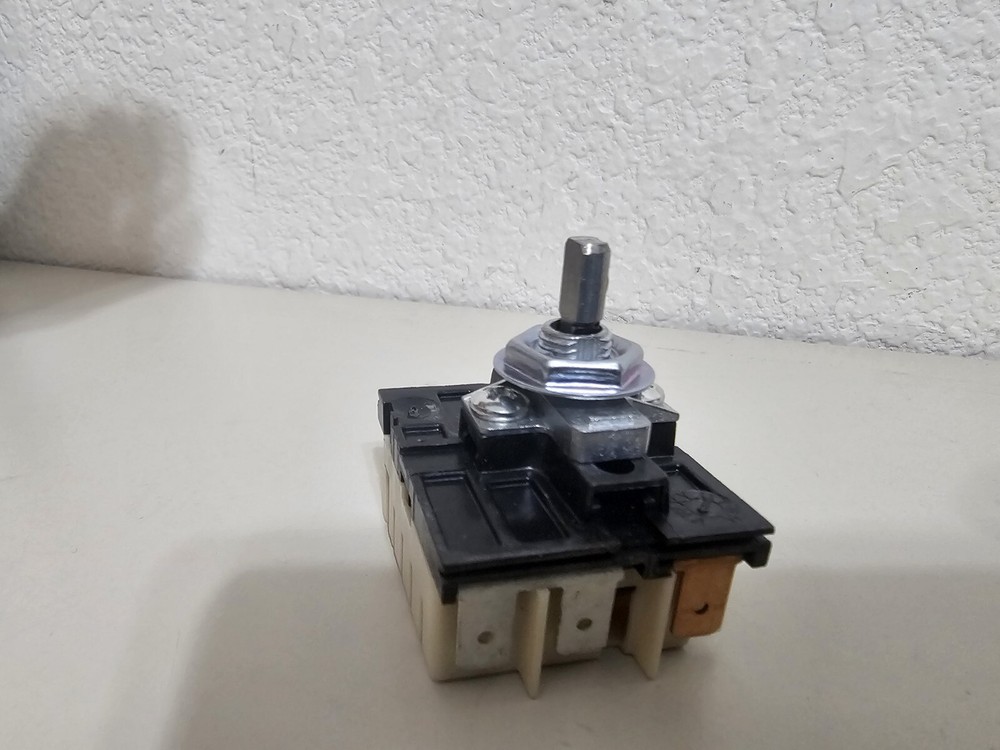 Robertshaw MPA-V636-2-PPM Infinite Switch 208Vac 15A