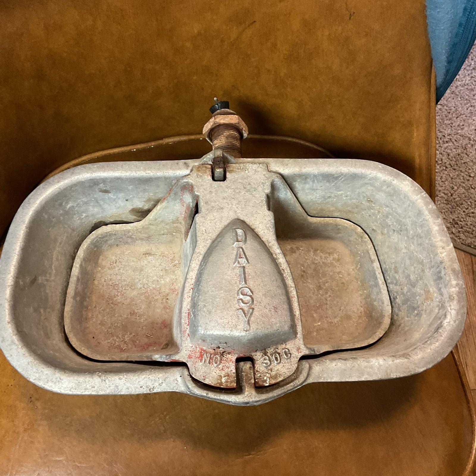 Daisy Hog Waterer . No 30 C Cast Aluminum . Used . Good