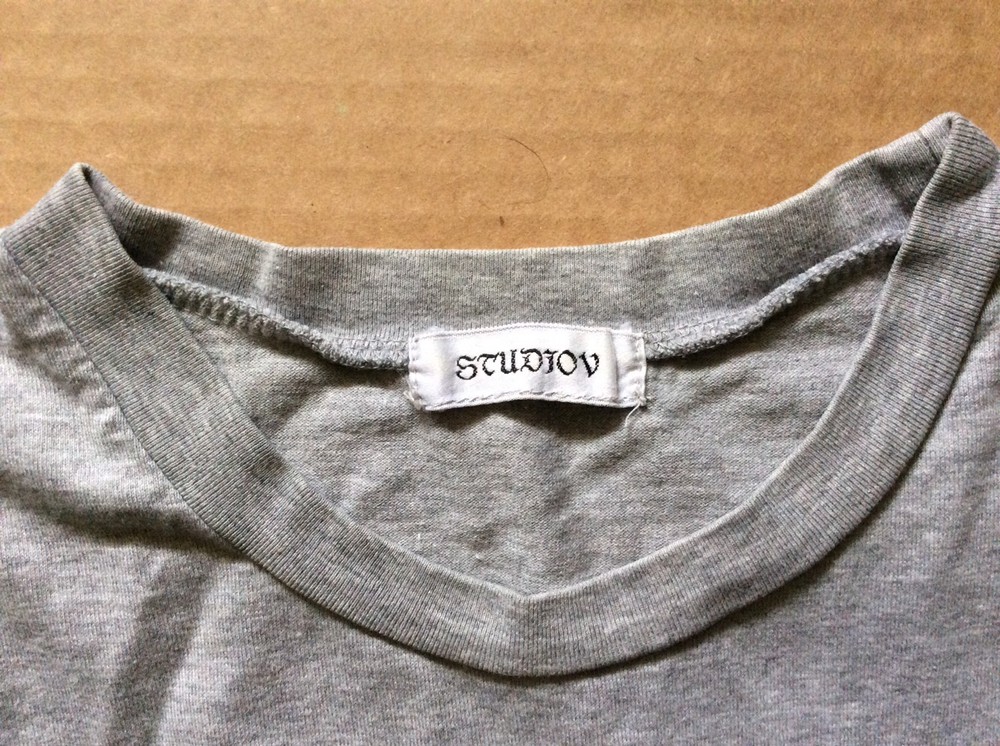 GRAY STUDIOV "ROMANCE COMIC" T-SHIRT